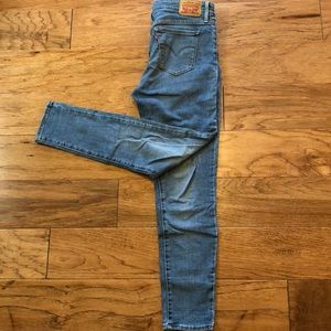 Levi’s 711 Skinny Jeans